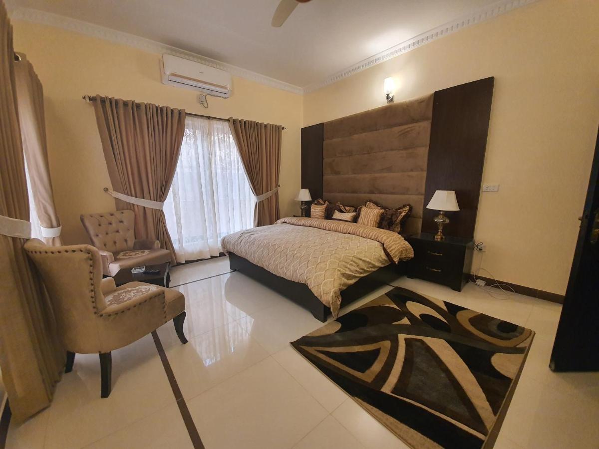 Royal Villa F-10/2 Islamabad Exterior photo