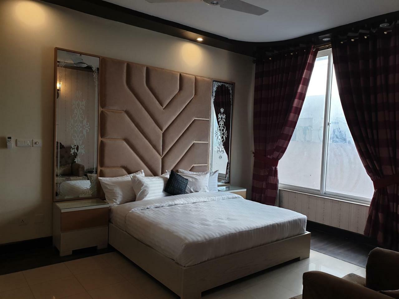 Royal Villa F-10/2 Islamabad Exterior photo