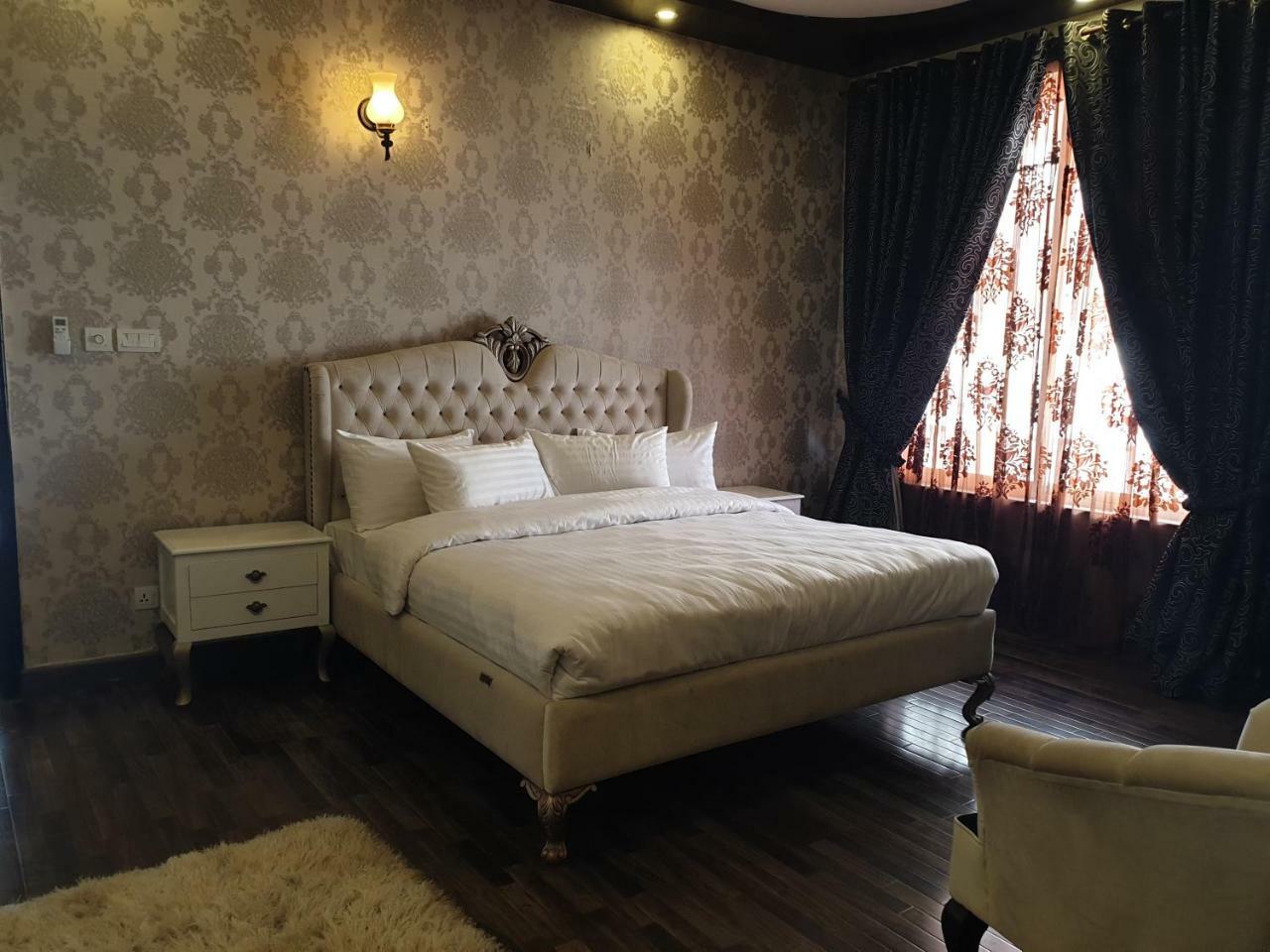 Royal Villa F-10/2 Islamabad Exterior photo
